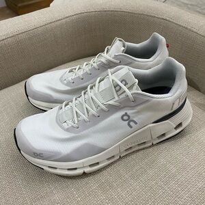 On CloudNova Form Womens size 9